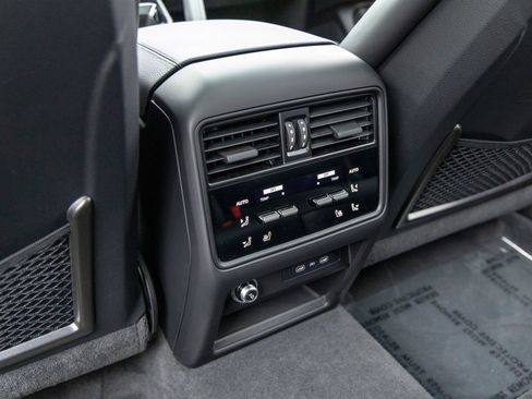 Certified 2026 Porsche Cayenne Coupe AWD/4WD image 45