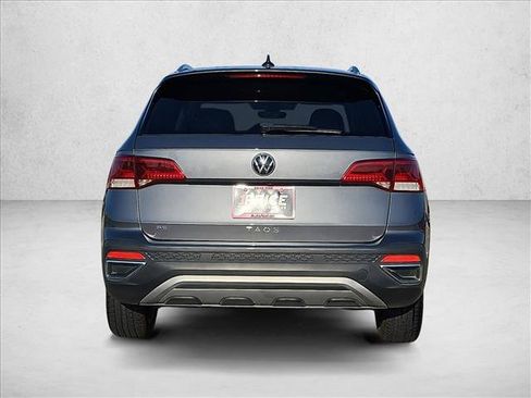Used 2024 Volkswagen Taos SE FWD image 7
