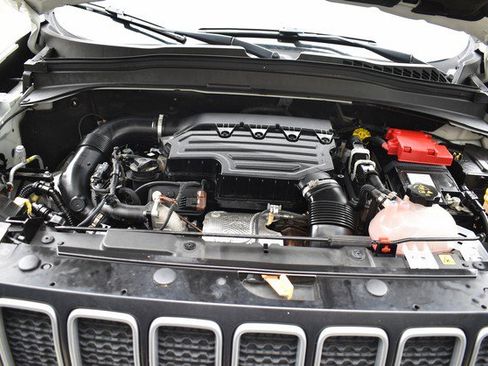 Used 2022 Jeep Renegade Latitude w/ Convenience Group image 29