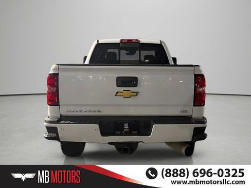Used 2018 Chevrolet Silverado 3500 LTZ AWD/4WD image 6