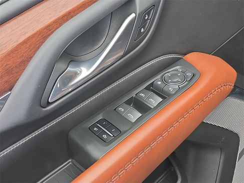 Used 2023 GMC Yukon XL Denali Ultimate image 19