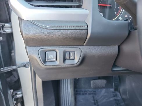 Used 2023 GMC Acadia SLT image 36