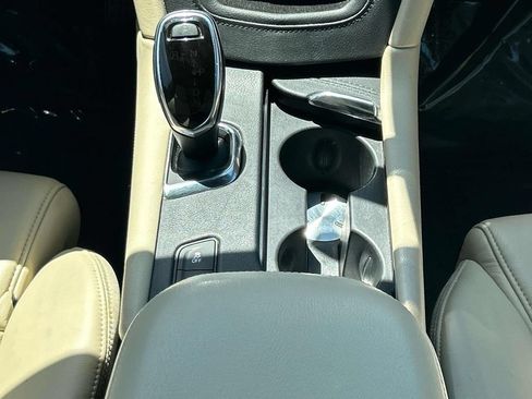 Used 2017 Cadillac XT5 Premium Luxury FWD image 16