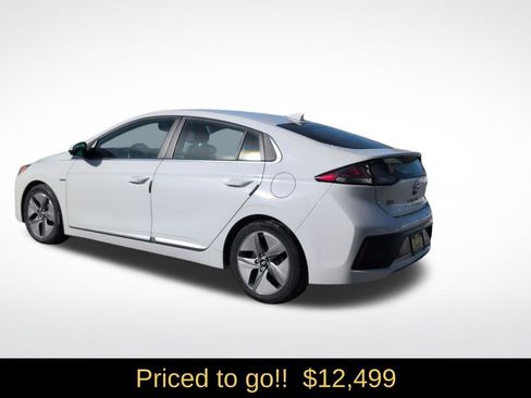 Used 2020 Hyundai Ioniq SEL image 3