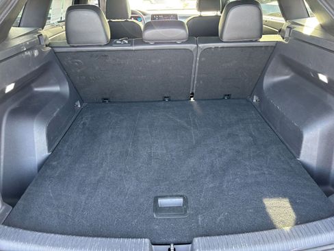 Used 2025 Volkswagen Atlas Cross Sport SE image 33