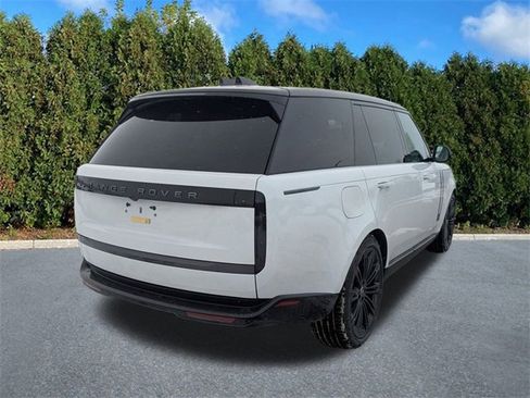 Used 2025 Land Rover Range Rover Long Wheelbase SE image 4