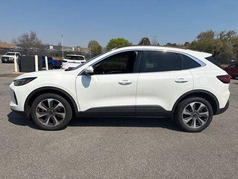 Used 2023 Ford Escape Platinum image 6