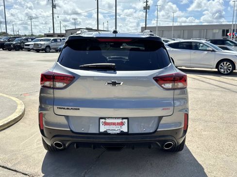 Used 2023 Chevrolet TrailBlazer RS w/ Sun and Liftgate Package FWD image 6