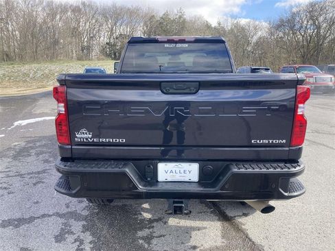 Used 2024 Chevrolet Silverado 2500 Custom w/ Custom Value Package image 5