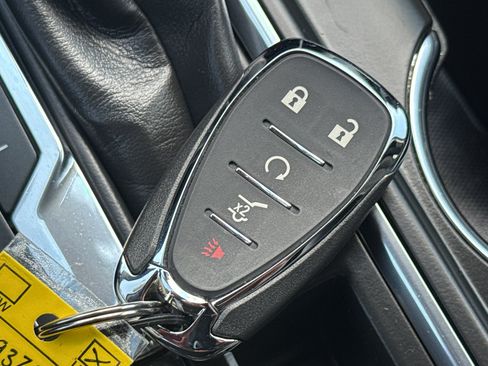 Used 2023 Chevrolet Equinox LT AWD/4WD image 36