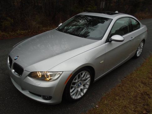 Used 2009 BMW 328i Coupe image 1