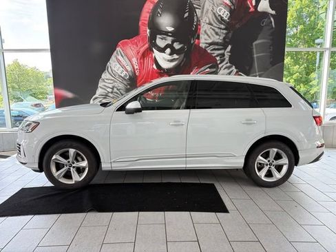 Used 2023 Audi Q7 3.0T Premium w/ Convenience Package AWD/4WD image 2