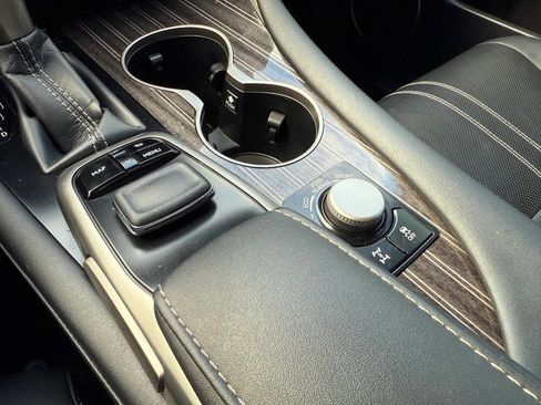 Used 2018 Lexus RX 350L Luxury w/ Accessory Package image 45