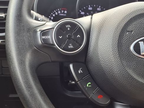 Used 2016 Kia Soul FWD image 14