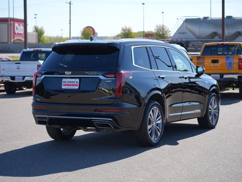 Used 2022 Cadillac XT6 Premium Luxury AWD/4WD image 3