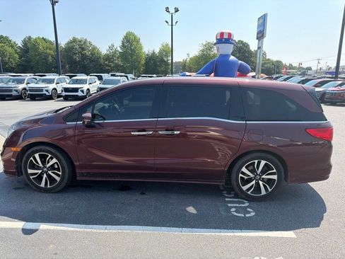 Used 2018 Honda Odyssey Elite image 2