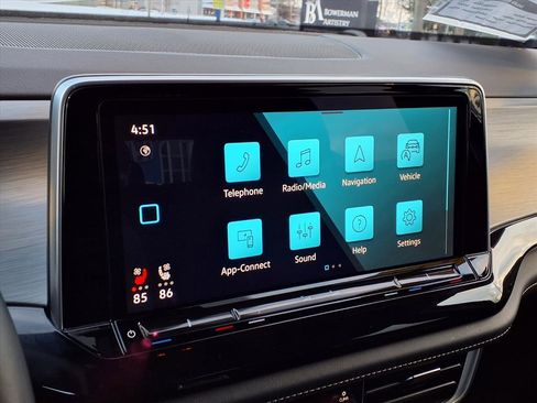 Used 2025 Volkswagen Atlas Cross Sport SE image 16