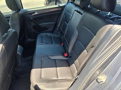 Used 2019 Volkswagen Golf S FWD image 19