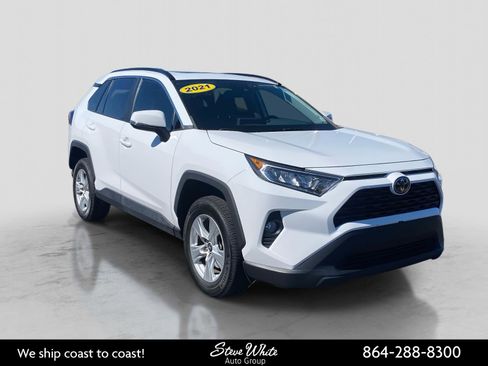 Used 2021 Toyota RAV4 XLE w/ Convenience Package FWD image 1