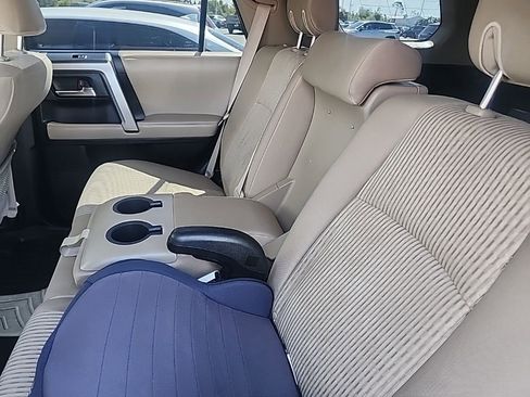 Used 2016 Toyota 4Runner SR5 image 7