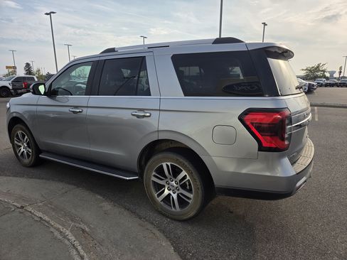 Used 2023 Ford Expedition Limited AWD/4WD image 3