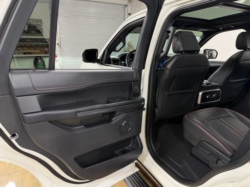 Used 2024 Ford Expedition Limited AWD/4WD image 15