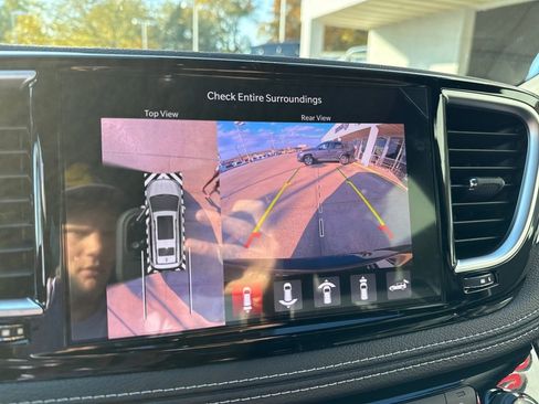 New 2026 Chrysler Pacifica Limited w/ S Appearance Package image 21