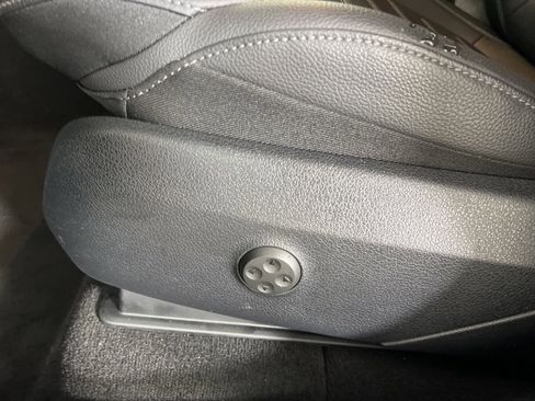 Certified 2025 Mercedes-Benz GLC 300 4MATIC image 4