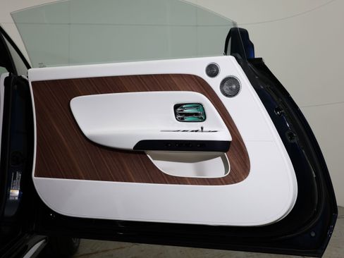 New 2026 Rolls-Royce Spectre Base image 47