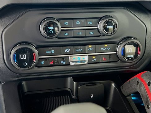 New 2026 Ford Bronco Outer Banks w/ Sasquatch Package AWD/4WD image 9