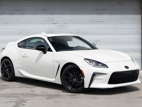 Used 2024 Toyota GR86 Premium image 1