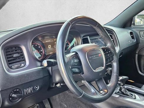 Used 2018 Dodge Charger SXT w/ Blacktop Package RWD image 9