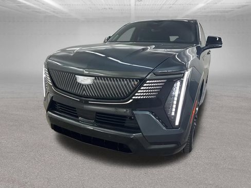 Certified 2025 Cadillac Escalade IQ Sport 2 w/ LPO, ONYX Package AWD/4WD image 4