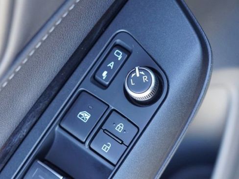 Certified 2024 Toyota Venza LE image 39