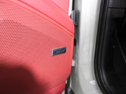 Used 2022 Porsche Cayenne Premium Pkg image 10