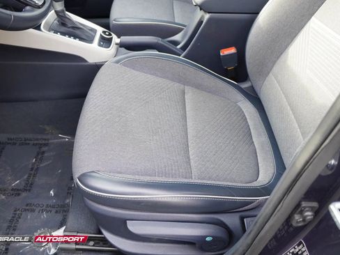 Used 2021 Hyundai Venue w/ Cargo Package image 18