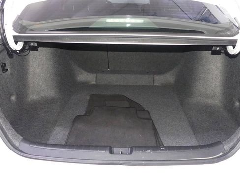 Used 2018 Honda Accord Sport image 9