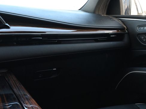 Used 2023 Cadillac Escalade Premium Luxury RWD image 8