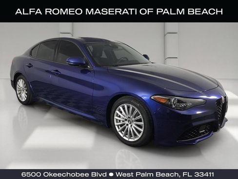 Used 2022 Alfa Romeo Giulia Sprint RWD image 1
