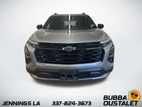 Used 2025 Chevrolet Equinox LT w/ Convenience Package II image 2