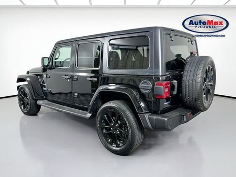 Used 2023 Jeep Wrangler Unlimited Sahara w/ Cold Weather Group AWD/4WD image 5