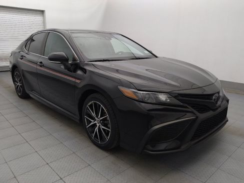 Used 2023 Toyota Camry SE image 12