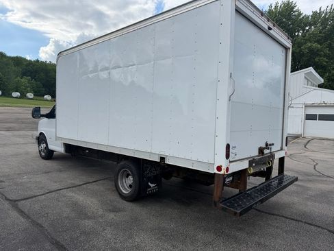 Used 2019 Chevrolet Express 3500 Extended w/ Power Convenience Package RWD image 7