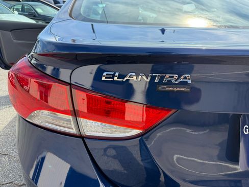 Used 2013 Hyundai Elantra SE image 27