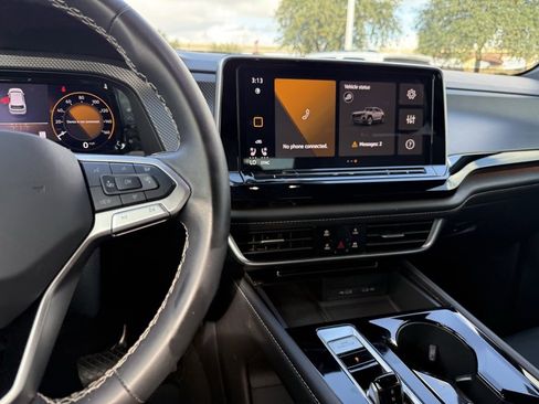 Used 2024 Volkswagen Atlas Cross Sport SEL image 14