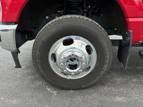 Used 2024 Ford F350 Lariat image 13
