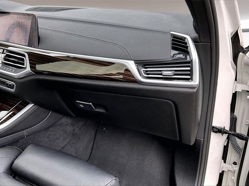 Used 2021 BMW X5 xDrive40i w/ Premium Package image 16