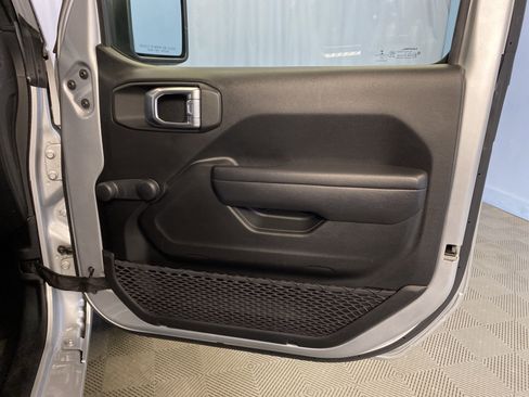 Certified 2022 Jeep Gladiator Sport image 45