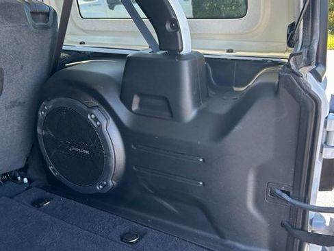 Used 2021 Jeep Wrangler Unlimited Sahara w/ Uconnect 4C Nav & Sound Group image 15