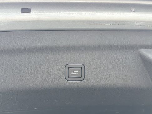 Used 2023 GMC Yukon Denali image 15